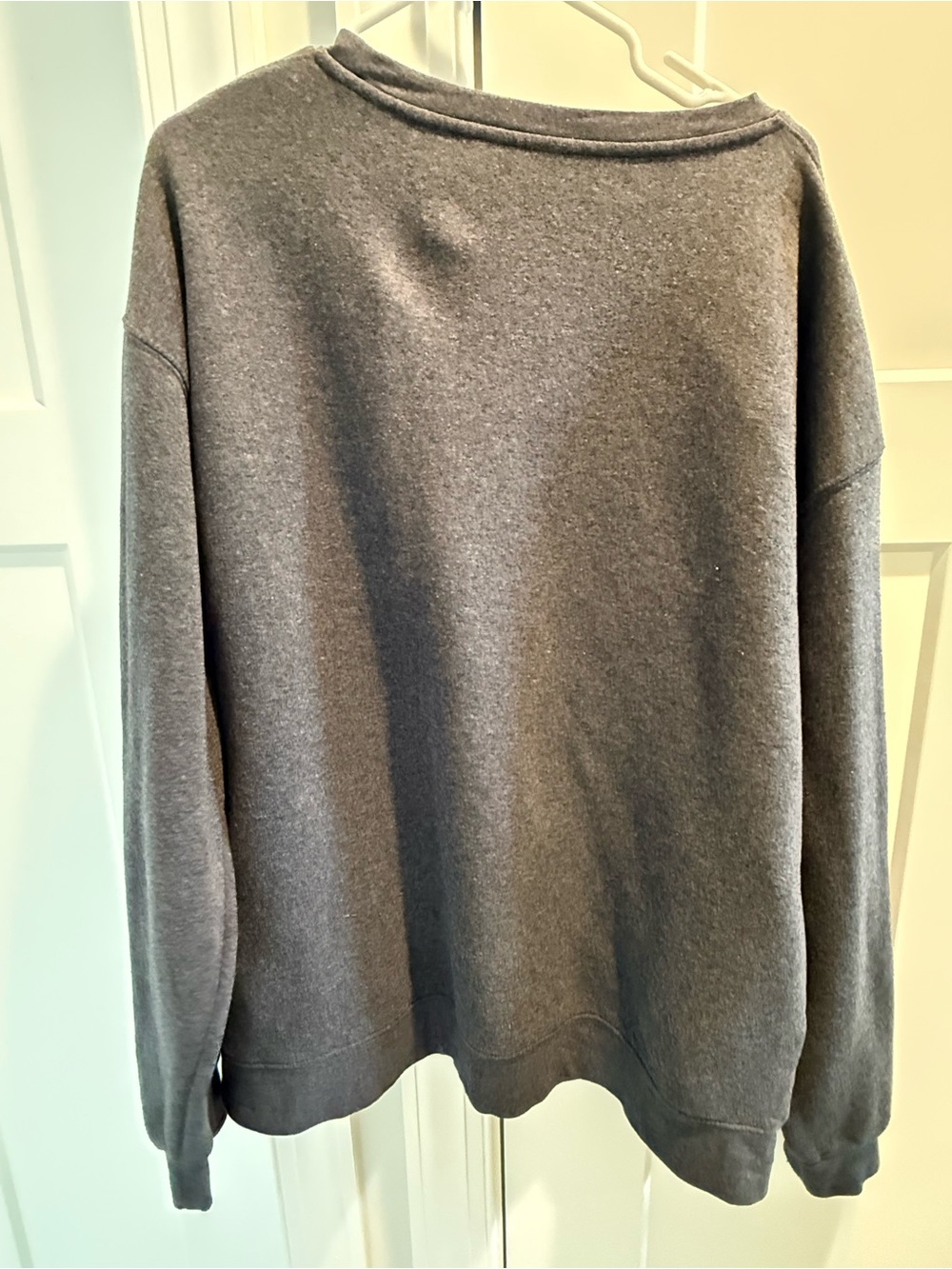 Red Dog Saloon Juneau Pocket Sweatshirt - Picture 5 of 6